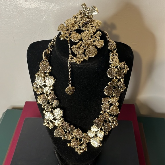 Betsey Johnson Retired Crabby Couture Mermaid Seashell Necklace and Bracelet Set - Picture 7 of 11